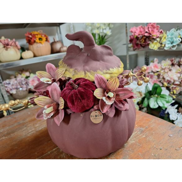  Tök és orchidea egy nagy tökdekorációban