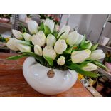 Fehér tulipándekoráció